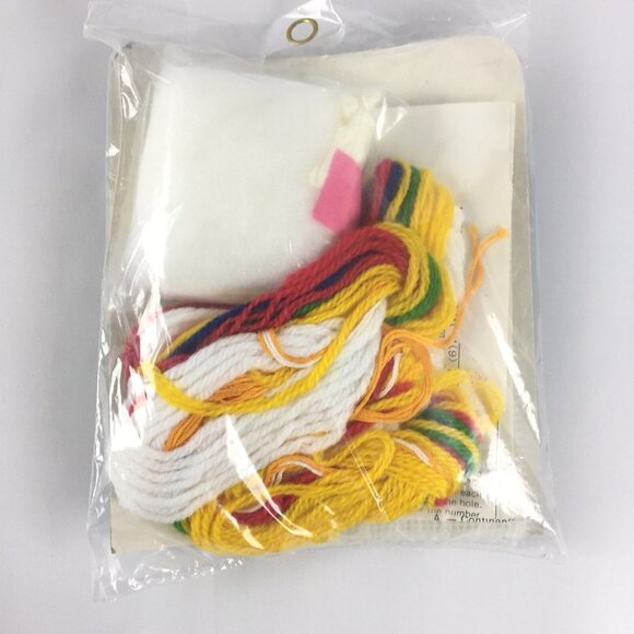 Unicorn Dimensions Needlepoint Kit Ornament 9025 Puffie Stuffns Vtg 5.5" High - Picture 4 of 6